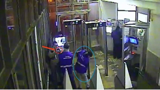 Чоловік обстріляв охорону у московському метро 