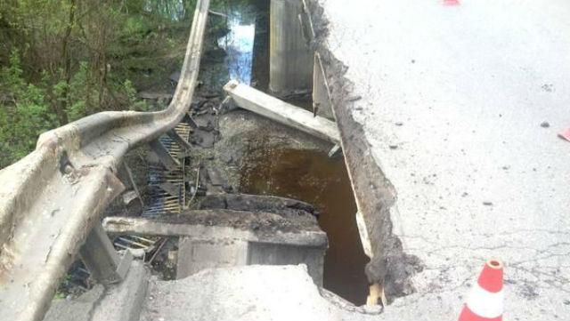На Полтавщині обвалився міст На Полтавщині обвалився міст