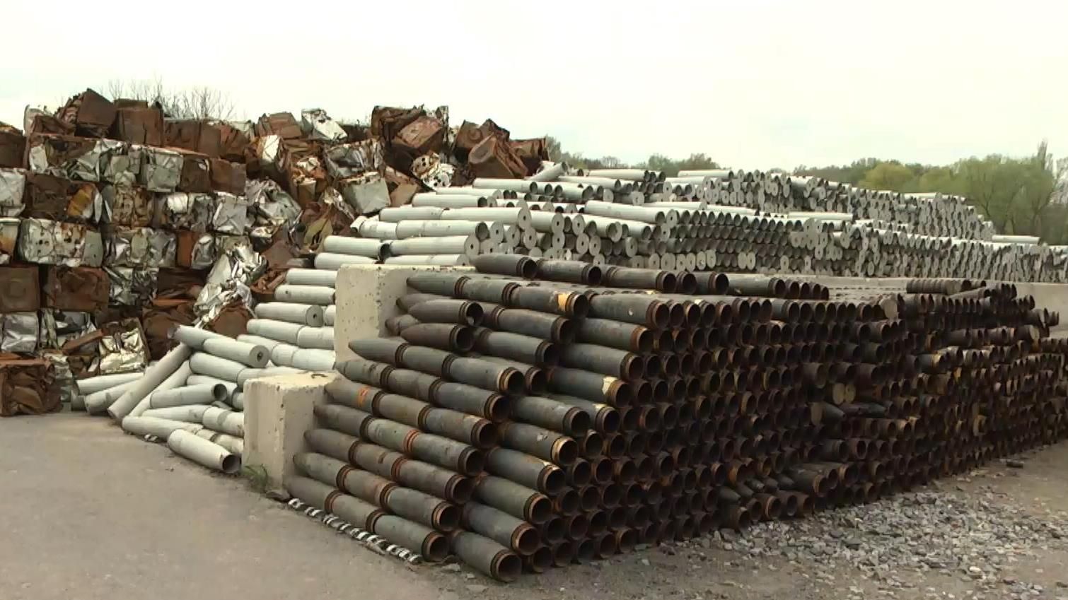 Вибухонебезпечний спадок: як в Україні утилізують застаріле озброєння Вибухонебезпечний спадок: як в Україні утилізують застаріле озброєння