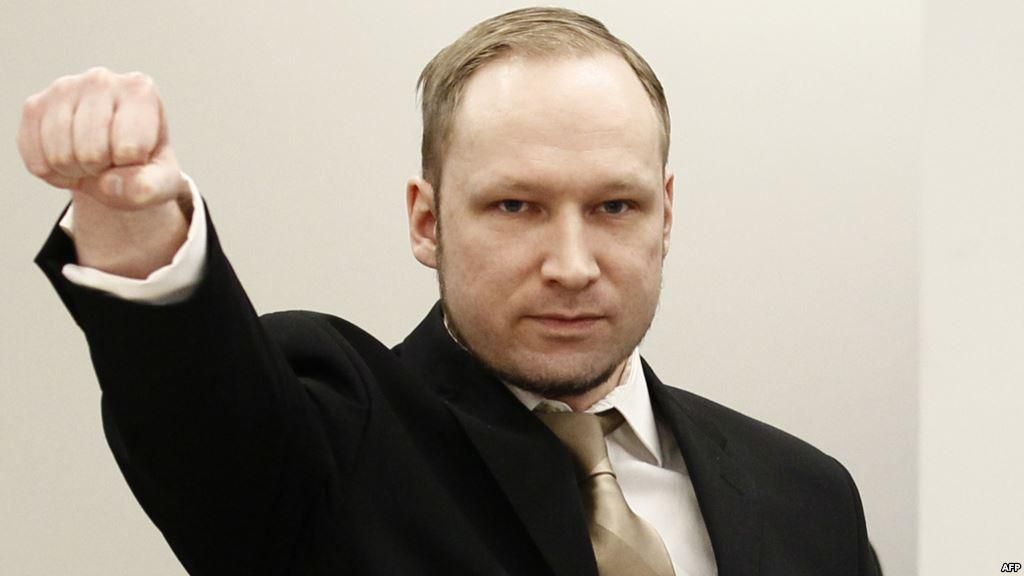 Брейвік пожалівся на "нелюдські умови" і виграв суд в уряду Норвегії Брейвік пожалівся на "нелюдські умови" і виграв суд в уряду Норвегії