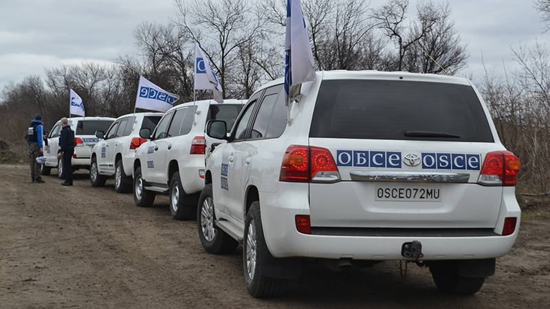 Спостерігачі ОБСЄ знайшли згорілу машину з тілами бойовиків