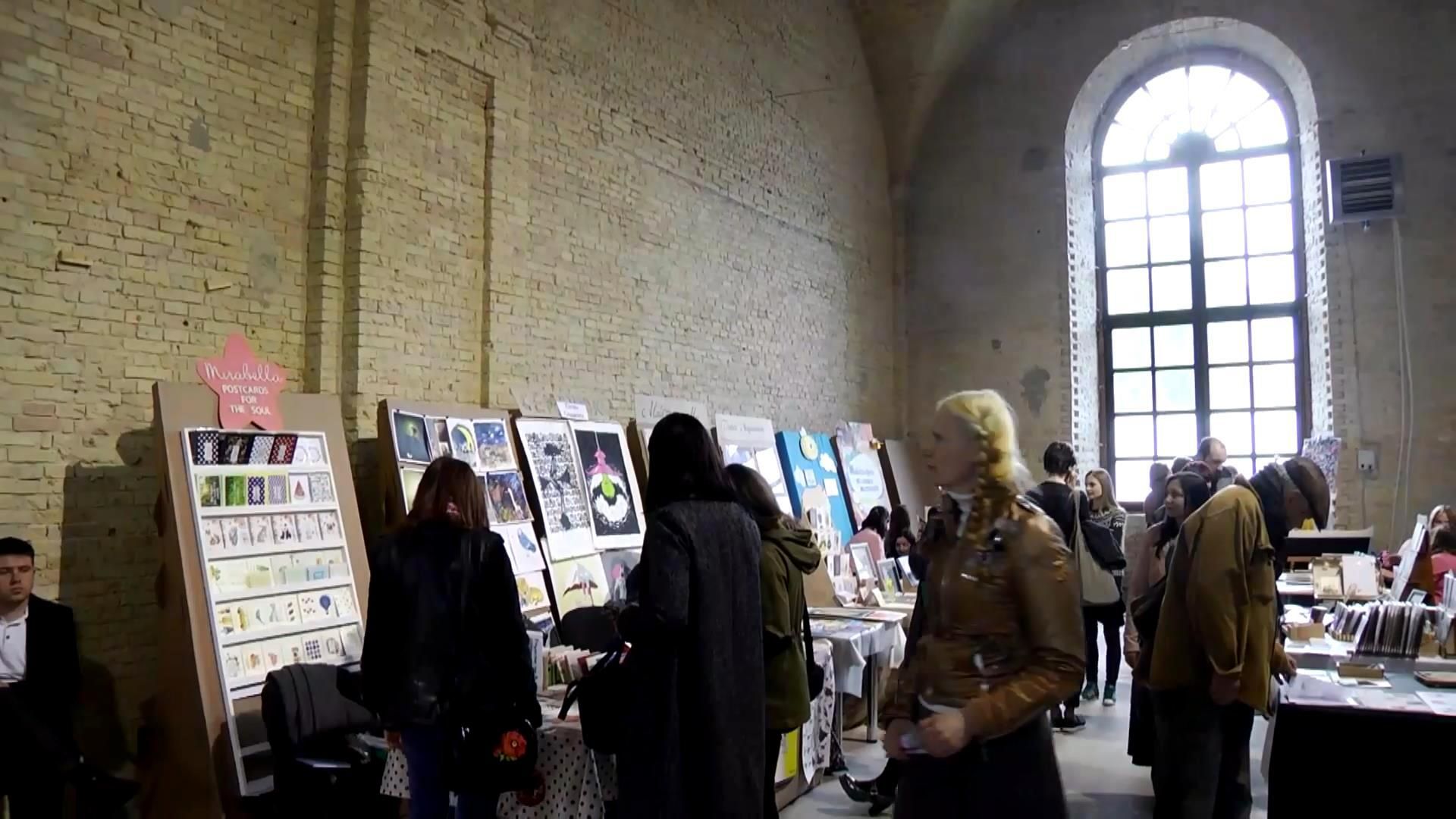 Книгу о Донецке презентовала британская писательница в Киеве Книгу о Донецке презентовала британская писательница в Киеве