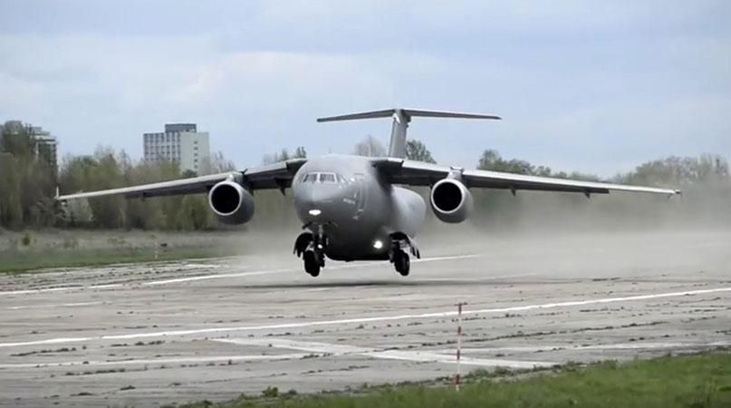 Як випробовують Ан-178 з новими українськими двигунами: відео польоту