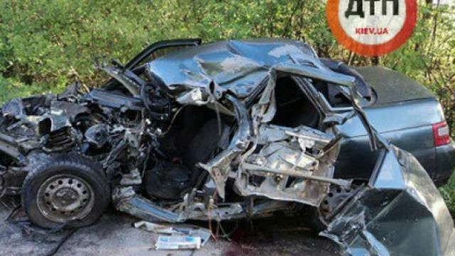 Смертельна аварія на Хмельниччині: від легковика нічого не залишилось Смертельна аварія на Хмельниччині: від легковика нічого не залишилось