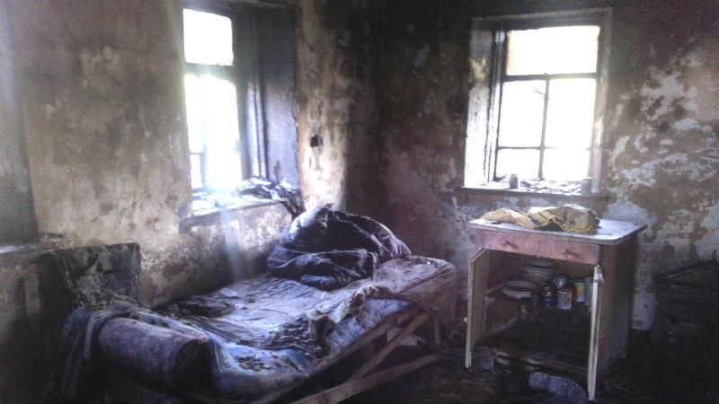 Пожежа в будинку на Сумщині: заживо згоріли троє людей Пожежа в будинку на Сумщині: заживо згоріли троє людей