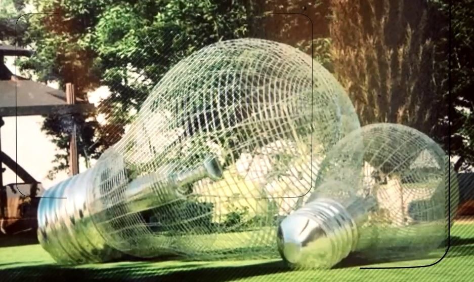 Соцмережі кепкують з пам'ятника лампочці у Ялті Соцмережі кепкують з пам'ятника лампочці у Ялті