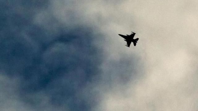 Військовий літак розбився у Сирії Військовий літак розбився у Сирії