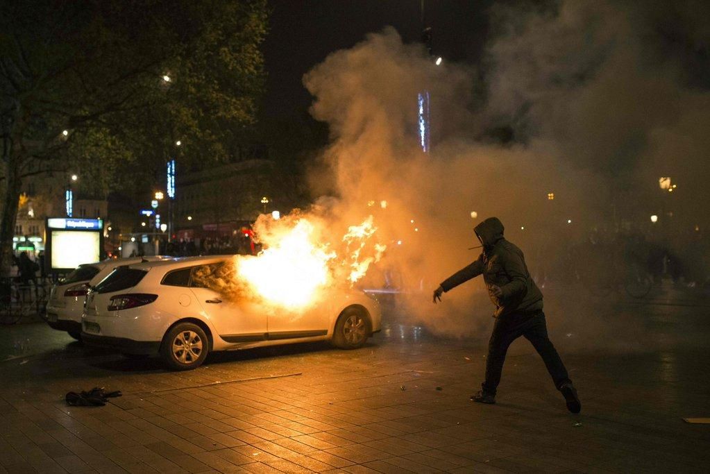 В Париже снова неспокойно — арестовали около 12 человек