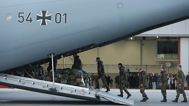 Обама хочет, чтобы Германия и Великобритания принимали более активное участие в сдерживании РФ