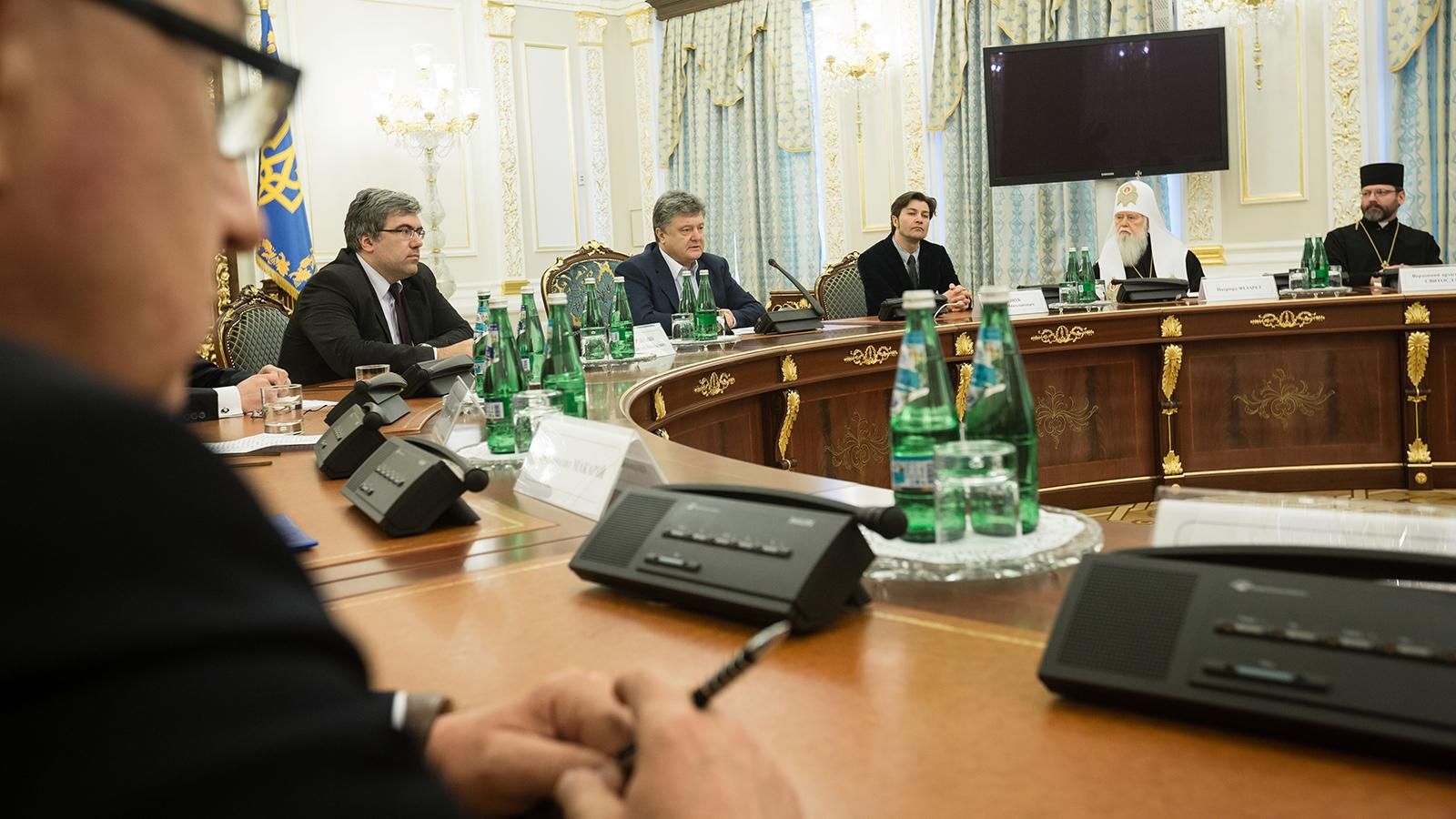 Порошенко призвал украинские православные церкви к объединению Порошенко призвал украинские православные церкви к объединению