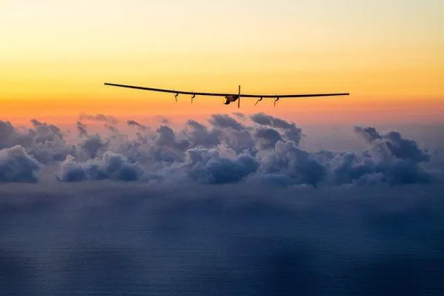 Літак, сонячні батареї, Solar Impulse