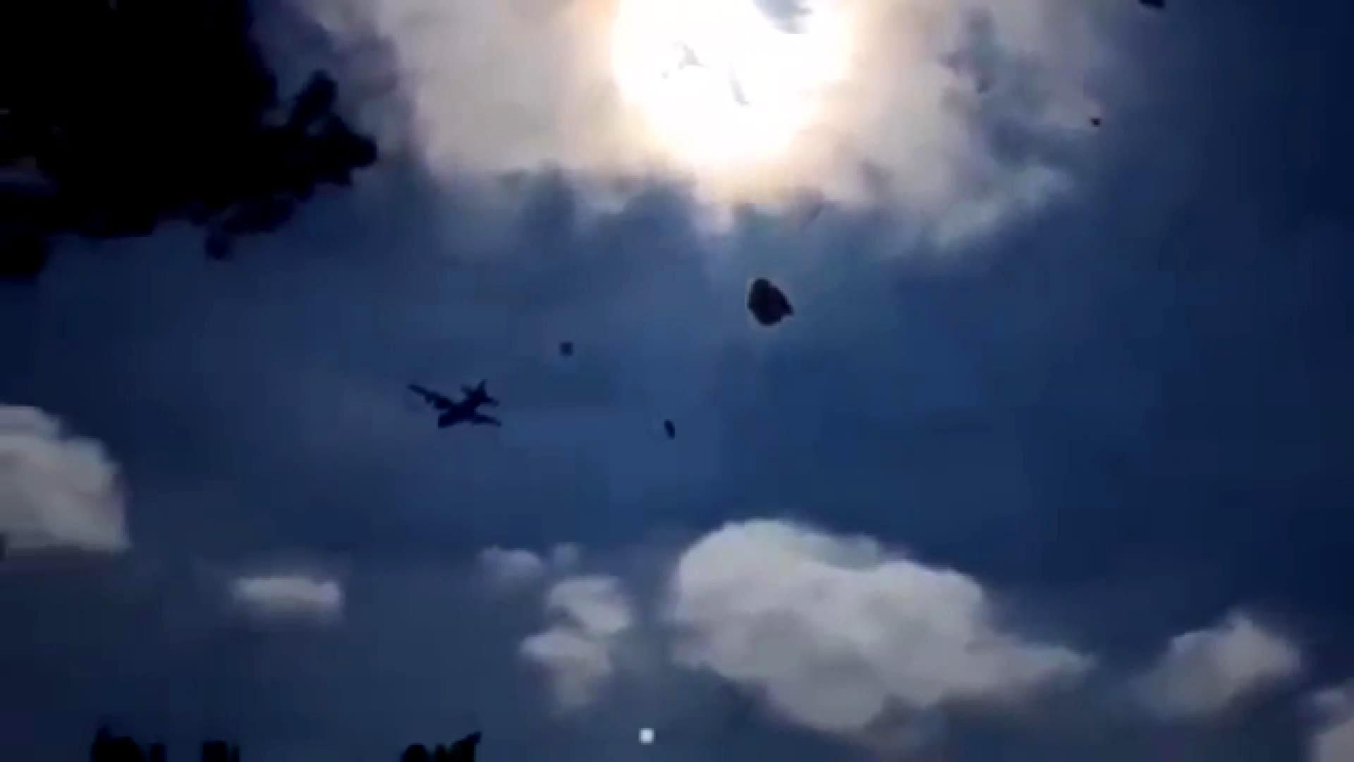 Броневики США упали с неба в Германии Броневики США упали с неба в Германии