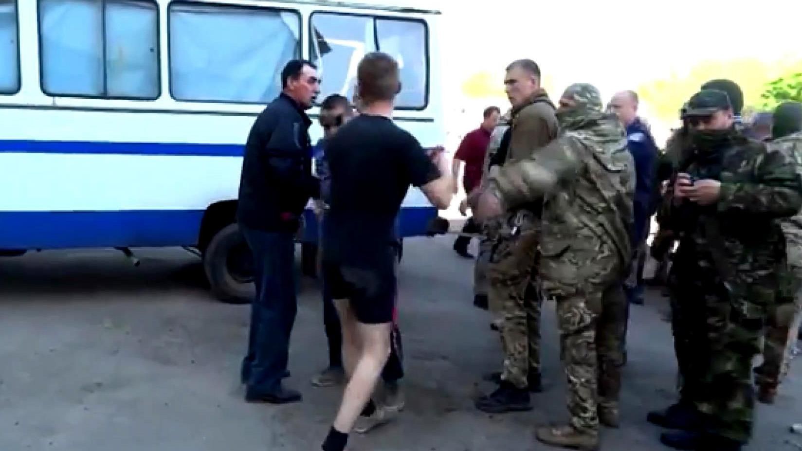 "Азов" опубликовал видео драки за Ленина "Азов" опубликовал видео драки за Ленина