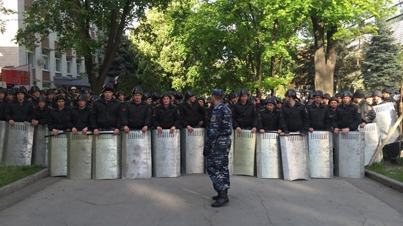 Протест в столице Молдовы перерос в столкновения с полицией