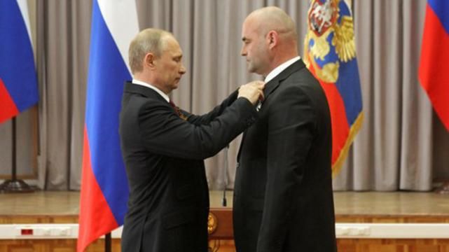 Милиционер-предатель рассказал, как помогал российским десантникам захватывать Крым Милиционер-предатель рассказал, как помогал российским десантникам захватывать Крым