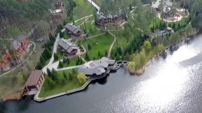 В сети показали роскошный особняк бывшего регионала В сети показали роскошный особняк бывшего регионала