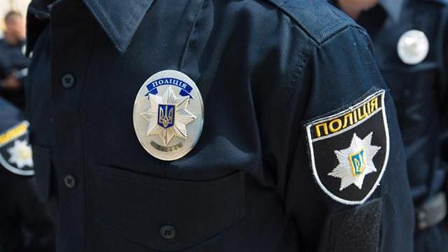 Банда злодеев напала на полицейских в Киевской области