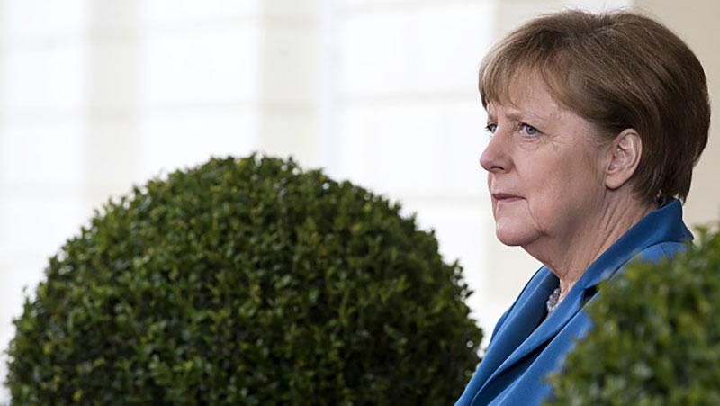 Меркель "подгоняет" с выборами на Донбассе