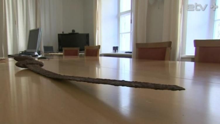 Стародавній меч, конфіскований на естонсько-російському кордоні, передадуть Україні Стародавній меч, конфіскований на естонсько-російському кордоні, передадуть Україні