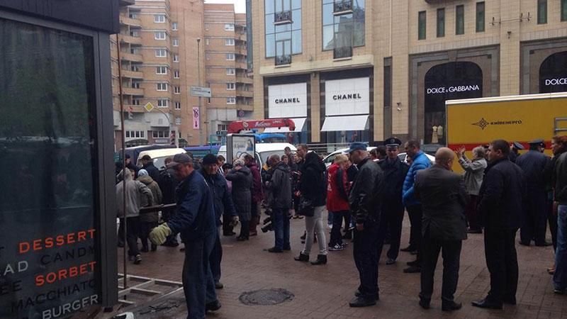 Луганський екс-регіонал вивів киян на вулицю Луганський екс-регіонал вивів киян на вулицю