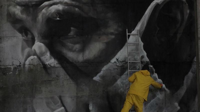 На реакторе Чернобыльской АЭС появился впечатляющий мурал На реакторе Чернобыльской АЭС появился впечатляющий мурал