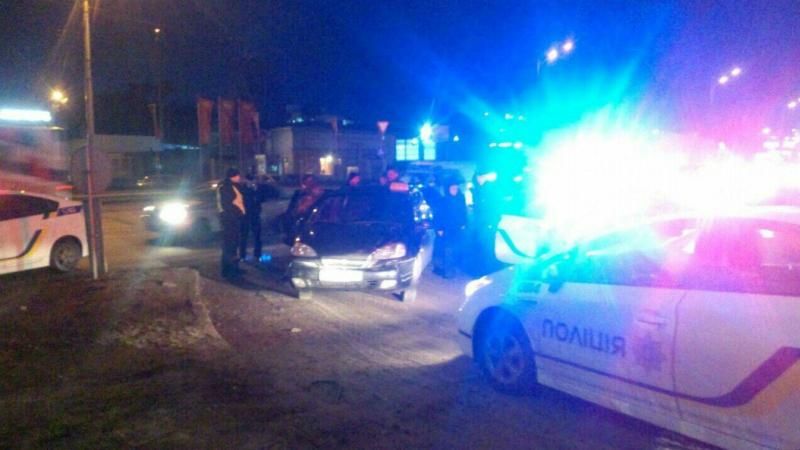 Стрілянина з поліцією у Києві: з'явились криваві подробиці Стрілянина з поліцією у Києві: з'явились криваві подробиці