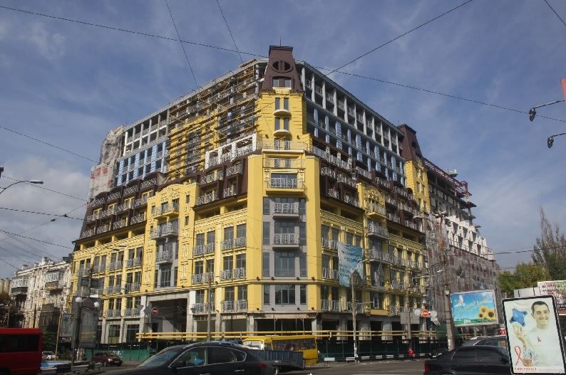 Київська влада зливає боротьбу проти "будинку-монстра" на Подолі, — депутат Київська влада зливає боротьбу проти "будинку-монстра" на Подолі, — депутат