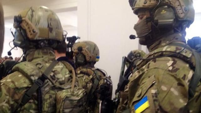 Перевірки, тренування та відрядження на Донбас: у СБУ розповіли, як набирають спецпризначенців