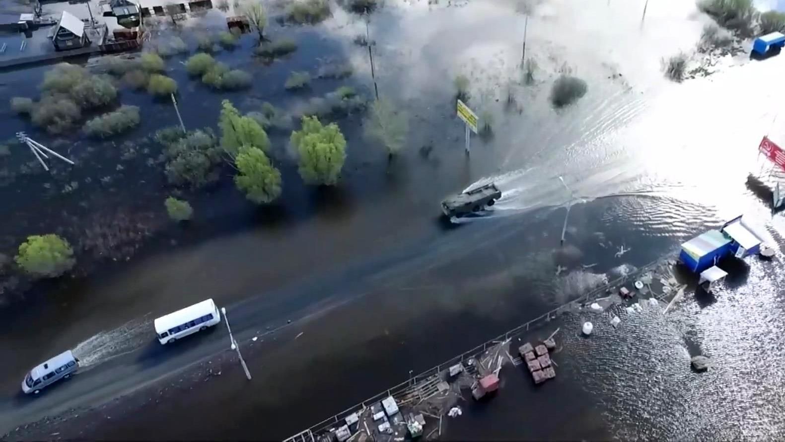 Появилось впечатляющее видео, как затопило российский город