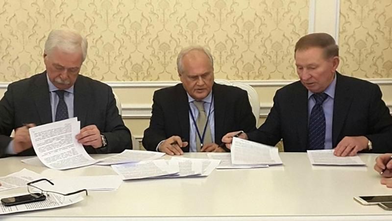 Вимога Росії припинити АТО: з'явилось уточнення від джерела з Мінська Вимога Росії припинити АТО: з'явилось уточнення від джерела з Мінська