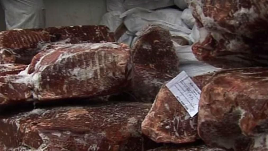 В Росії знищили кілька десятків тонн української яловичини В Росії знищили кілька десятків тонн української яловичини