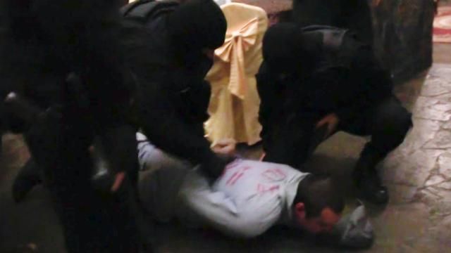 Через полгода розыска посреди ресторана задержали убийцу бойца АТО Через полгода розыска посреди ресторана задержали убийцу бойца АТО