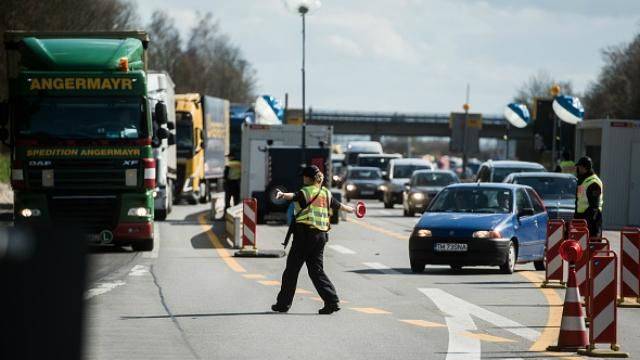 Шенгену може більше не бути: у ЄС все більше виступають за прикордонний контроль