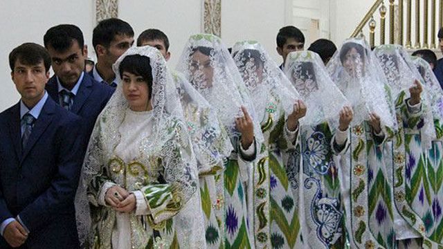 В Таджикистане запретили русские имена и фамилии