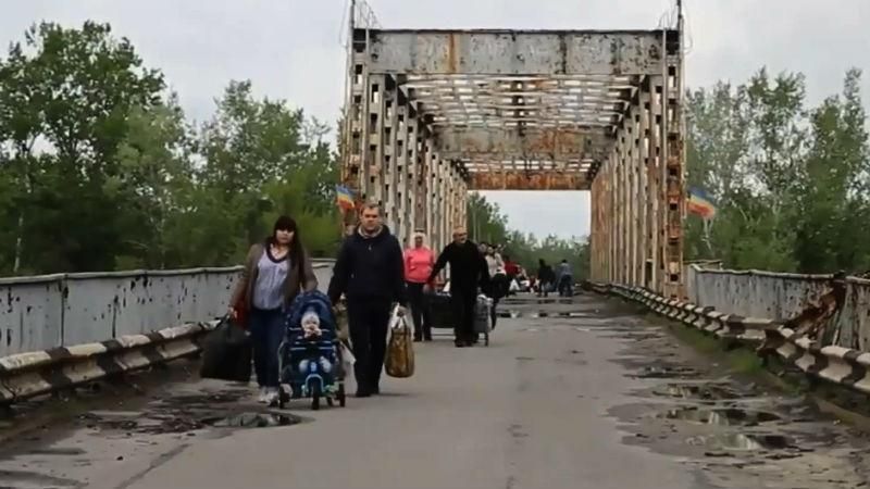 Додаткові пункти пропуску на Луганщині на свята: список