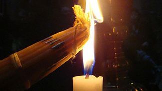 Благодатний вогонь прибув в Україну