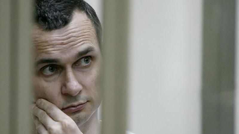 Сенцов и Кольченко заполнили документы для передачи в Украину Сенцов и Кольченко заполнили документы для передачи в Украину