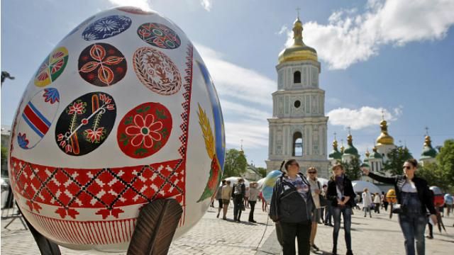 Головні політики привітали українців з Великоднем Головні політики привітали українців з Великоднем