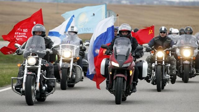 Путинских байкеров не пустили в Литву Путинских байкеров не пустили в Литву