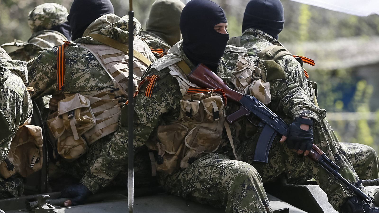 В Горловку съезжаются "призывники", которым боевики раздают оружие