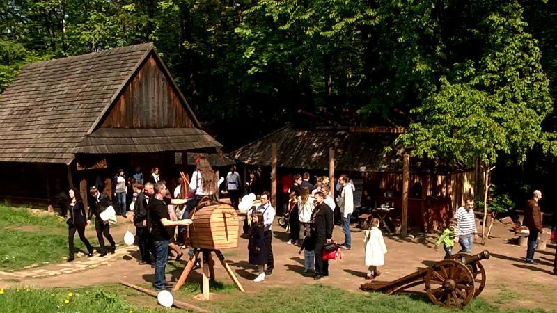 Великодні забави: як у Львові дотримуються традицій святкування Великодні забави: як у Львові дотримуються традицій святкування