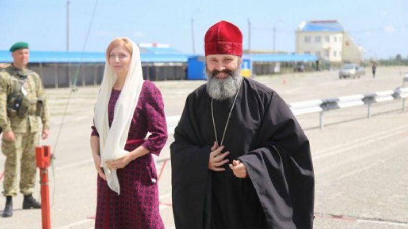 Единый народ: украинцы передали крымчанам "огонек надежды" Единый народ: украинцы передали крымчанам "огонек надежды"