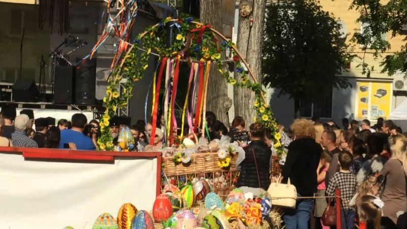 Пасхальный рекорд: украинцы собрали самую большую праздничную корзину для военных Пасхальный рекорд: украинцы собрали самую большую праздничную корзину для военных