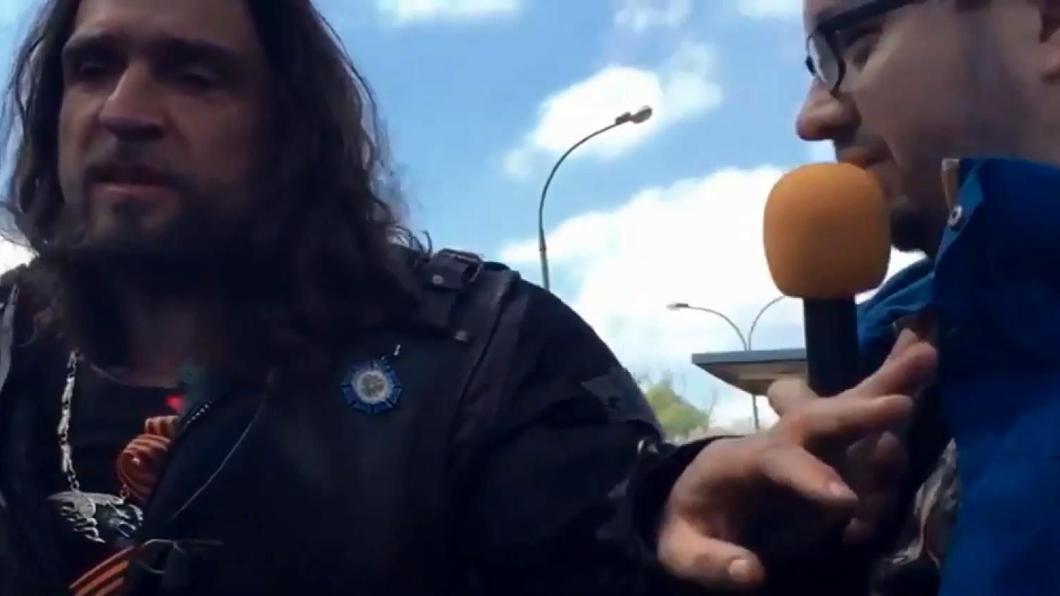 Лидер "Ночных волков" потолкал иностранного журналиста Лидер "Ночных волков" потолкал иностранного журналиста