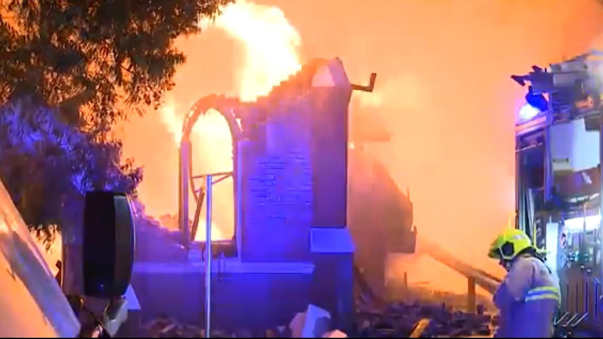 За ніч згоріли дві православні церкви
