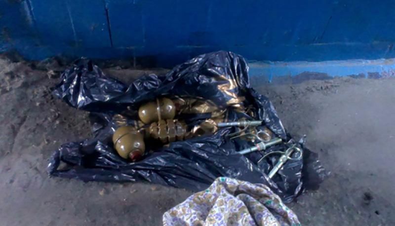 Взрывоопасная Одесса: возле вокзала нашли гранаты, в центре — дымовую шашку