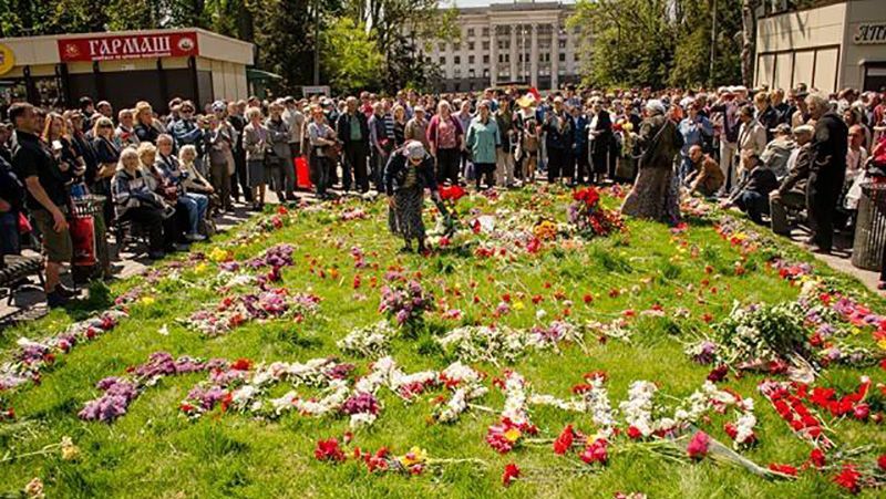 Біля Куликового поля в Одесі скандуванням виганяють з міста "бандерівців"