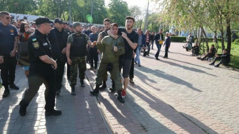 На Куликовому полі — бійка за участі "Правого сектора" На Куликовому полі — бійка за участі "Правого сектора"