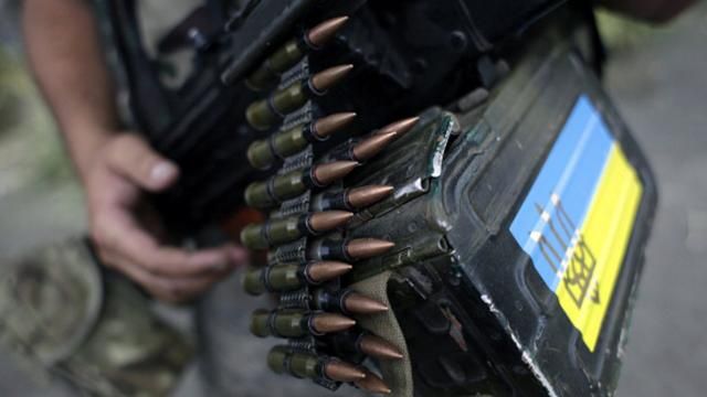 Бойовики поранили українського бійця під Світлодарськом Бойовики поранили українського бійця під Світлодарськом