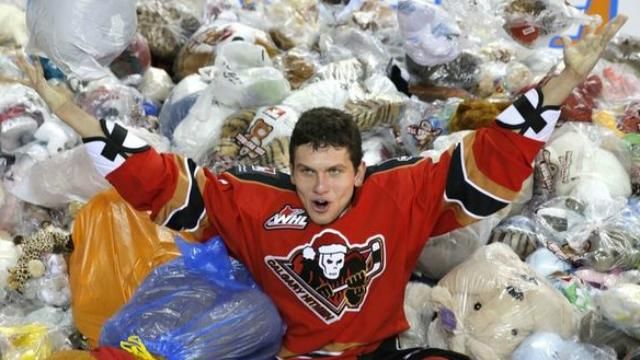 Украинскому хоккеисту, что переехал играть в Сочи, приписывают российское гражданство Украинскому хоккеисту, что переехал играть в Сочи, приписывают российское гражданство